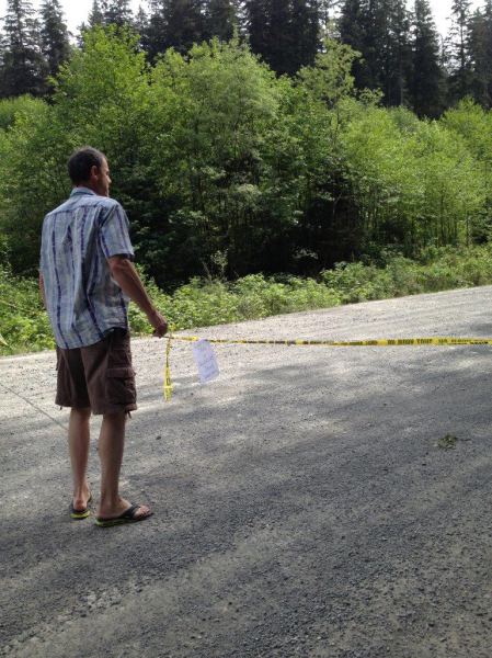 No-Work-Zone established, public service action by dejected windsurfer
