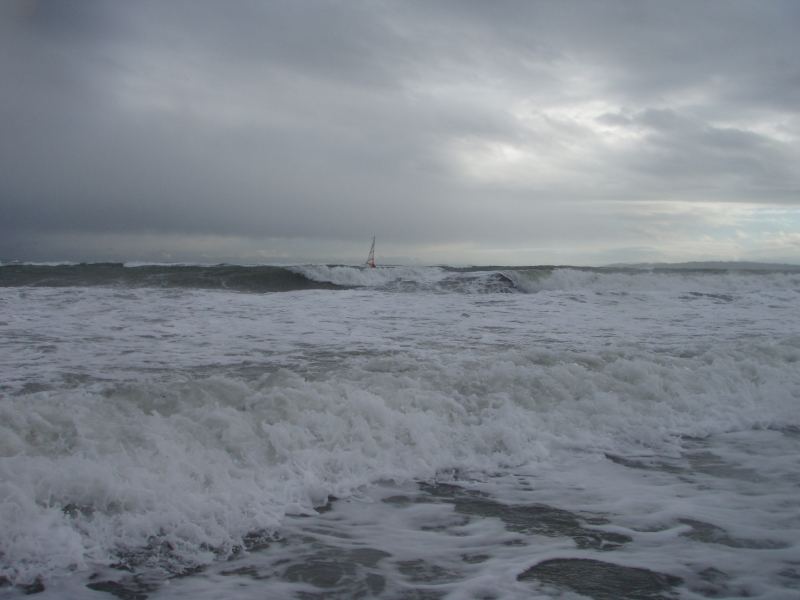 Who is this?
Christmas Day and only the top of the mast showing,waves are large,wind is 30 gusting 38.Chilly for willy too!
Keywords: Christmas day session