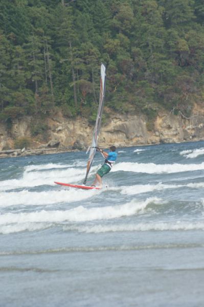 Onshore SUP surfing Tribune Bay (5.0M sail)
