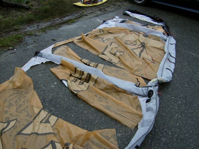 Longbeach Trash washed ashore- June 9
If you can't relaunch it, release it!  Or, if you love your kite, set it free :)
