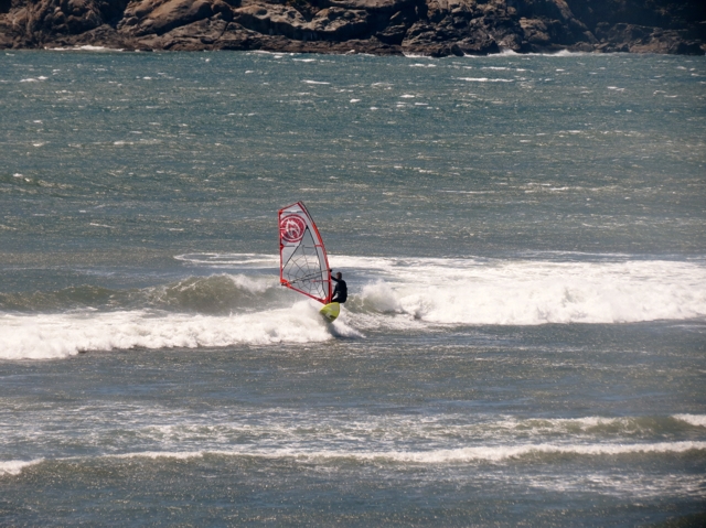 One handed off the lip (Winddoctor at the Cape)
