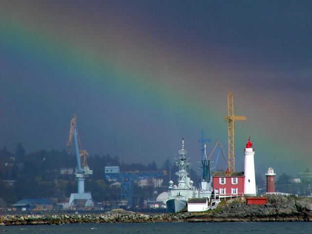 Stay to the left of the harbour entrance !
