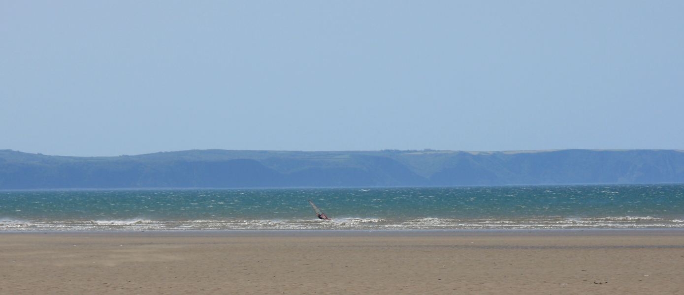 Westard doing a good impression of sotovento.
This is England in May !! Check the blog to see the small wave and cross off sailing - http://howard-windaddiction.blogspot.com/
