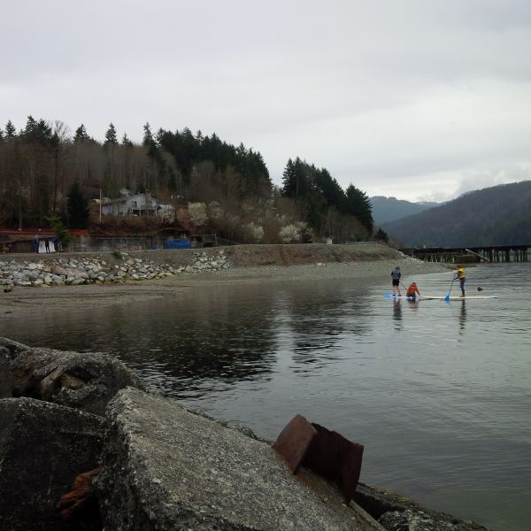 Canal Beach, kids SUP ing in the bay
Keywords: Canal Beach SUP Port Alberni plywood site