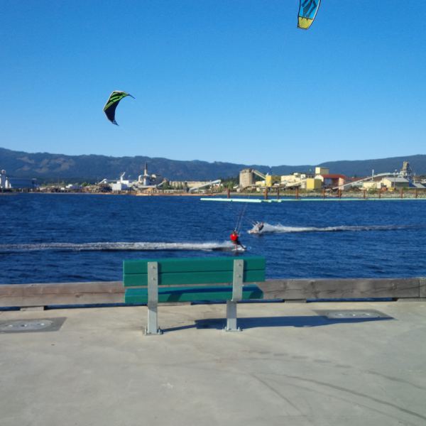 HQ-Centennial Wharf kite viewing area (end of wharf)
close enough to touch spectators
