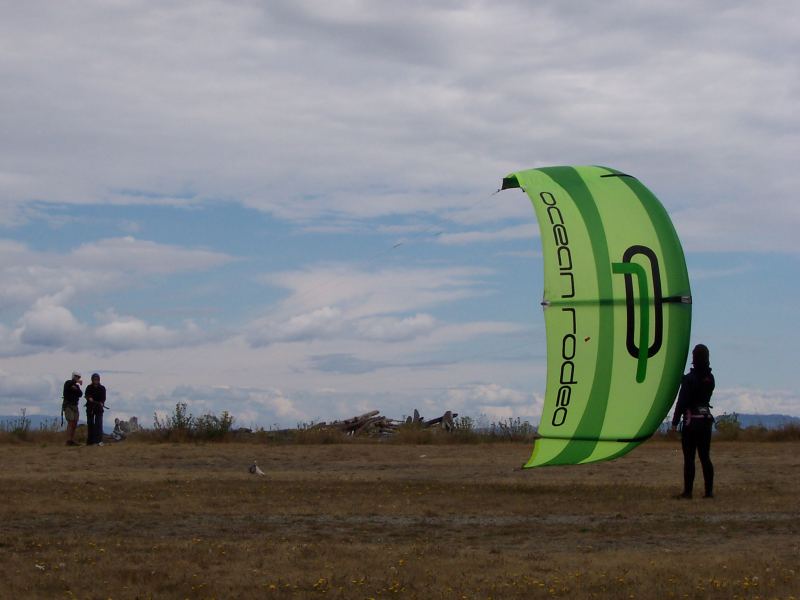 joe and speedy helping to launch/land my kite at IV
