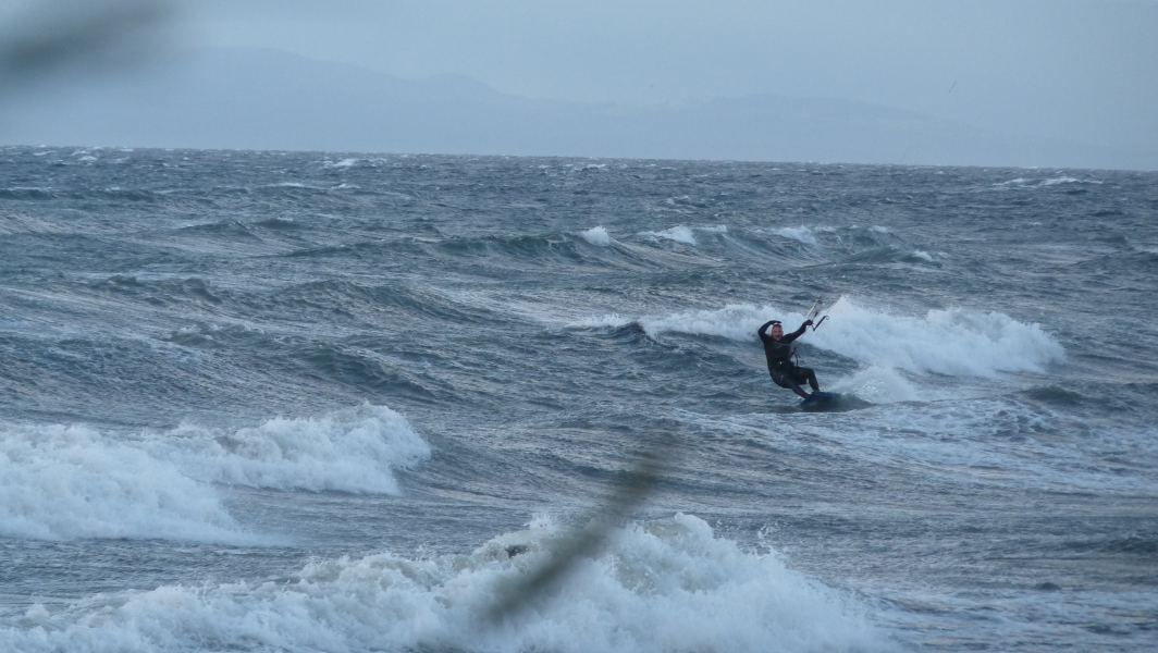 Crazy NW windstorm at SP
Ken begging for mercy as he holds down a 10 in 30-40 knots
