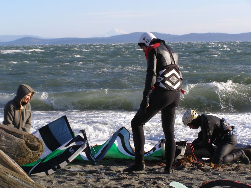 Getting ready for some extreme kiting!
Cammie, Kus and Grant
