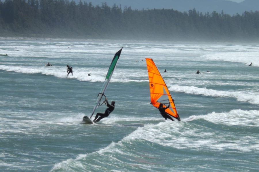 Tons of surfers to avoid
