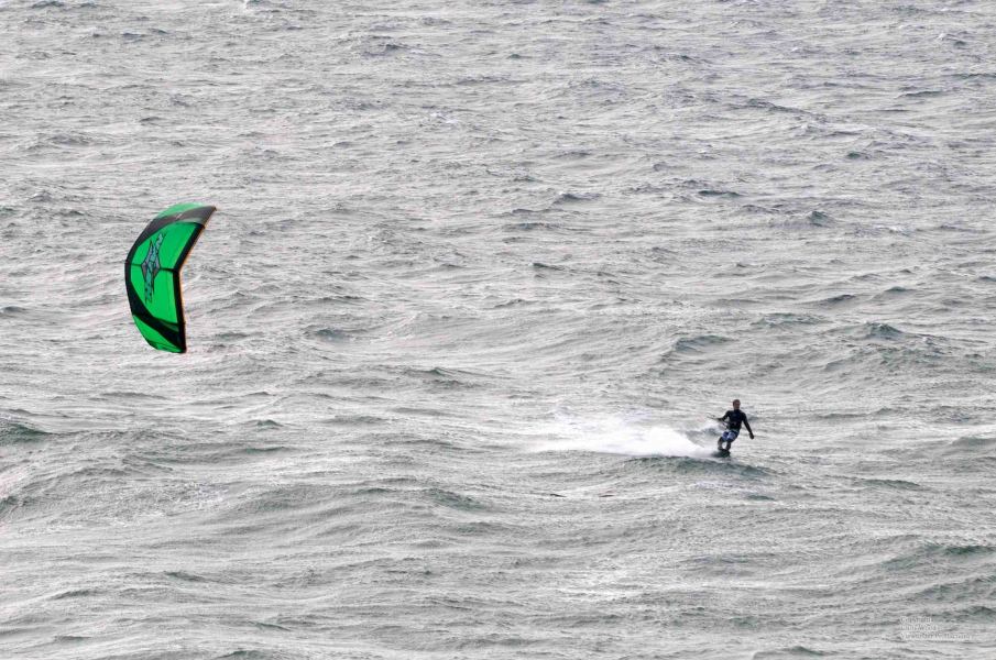 Cruising
Keywords: Kiteboard wind waves